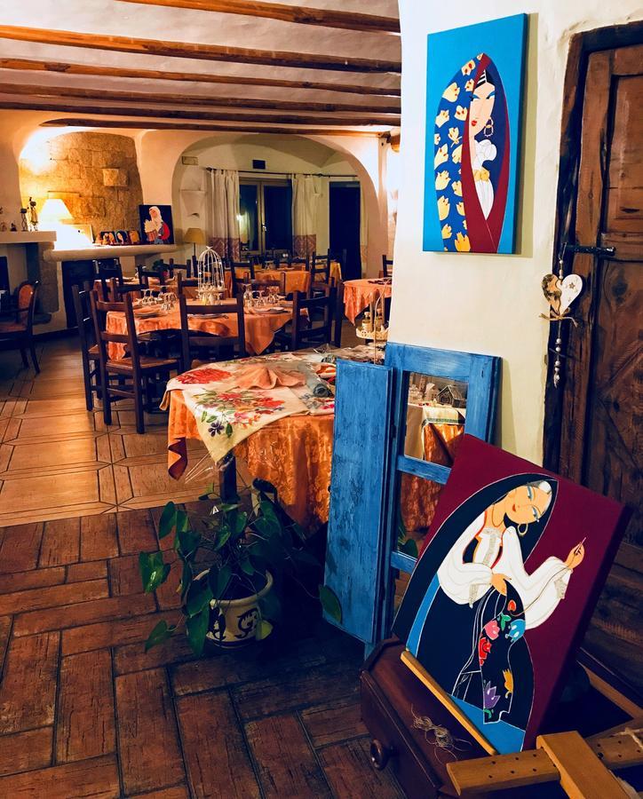 Locanda Tipica Sa Corte Oliena Eksteriør billede